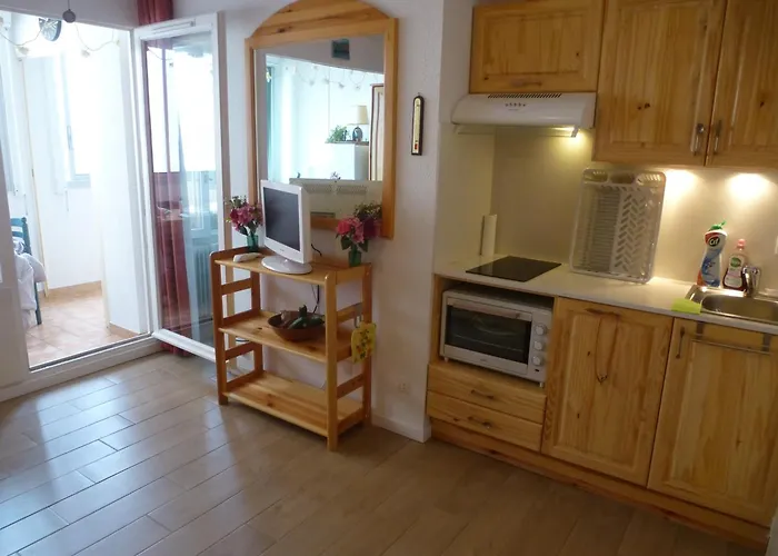 Ideal Entre Etang Commerces Et Animation * Лёкат