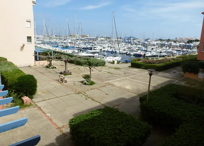 Ideal Entre Etang Commerces Et Animation * Лёкат